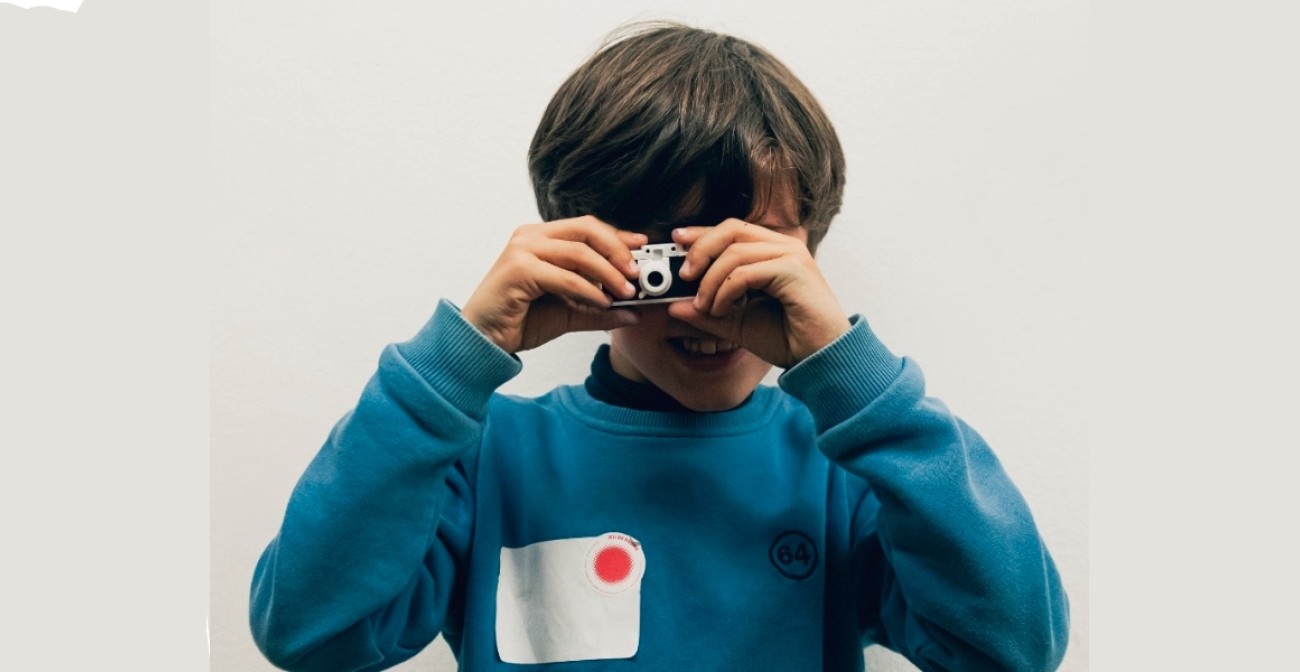 Visite guidée ou visite atelier, en famille ou pour les enfants, le Jeu de Paume propose chaque samedi une activité pour les enfants. Gratuit sur inscription