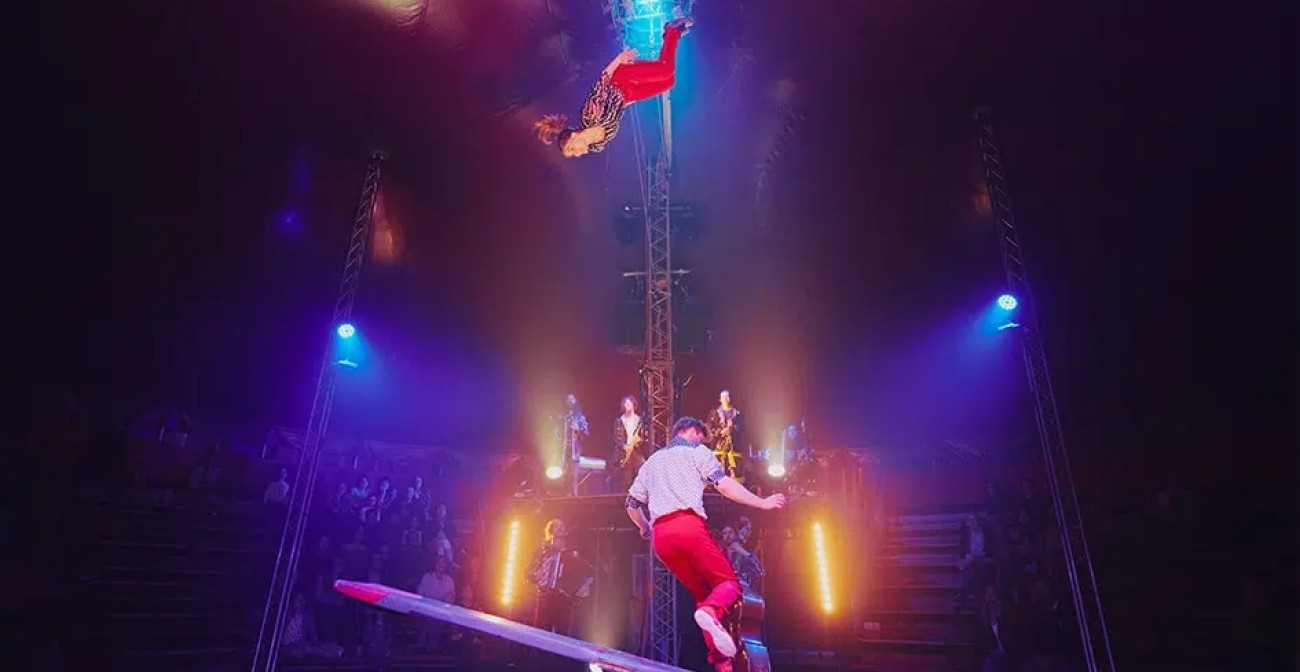 I love you two, du cirque feel good pour un Noël sous le signe de l’amour